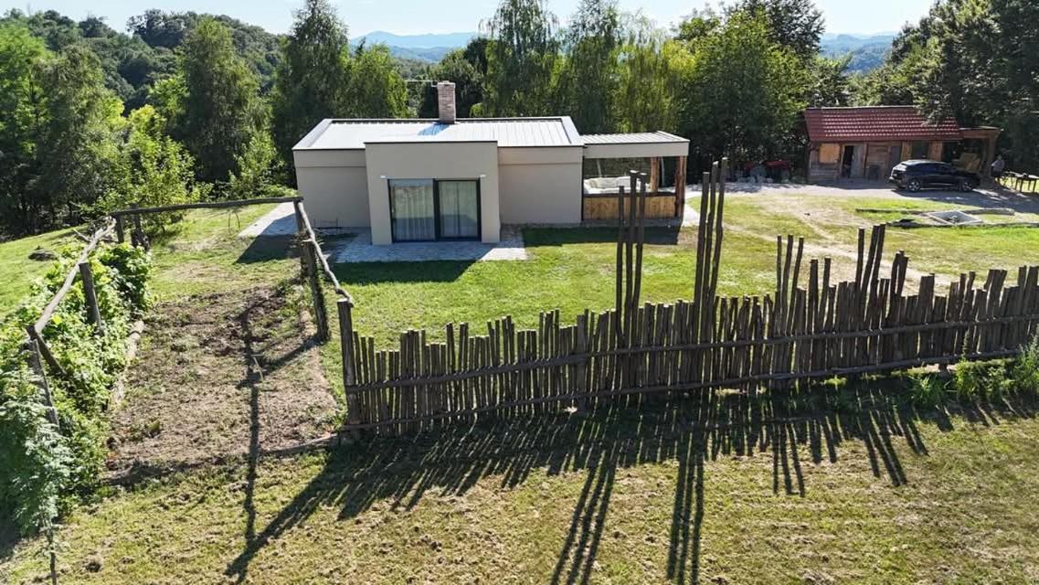 Svetli Raj Pregrada Exterior foto
