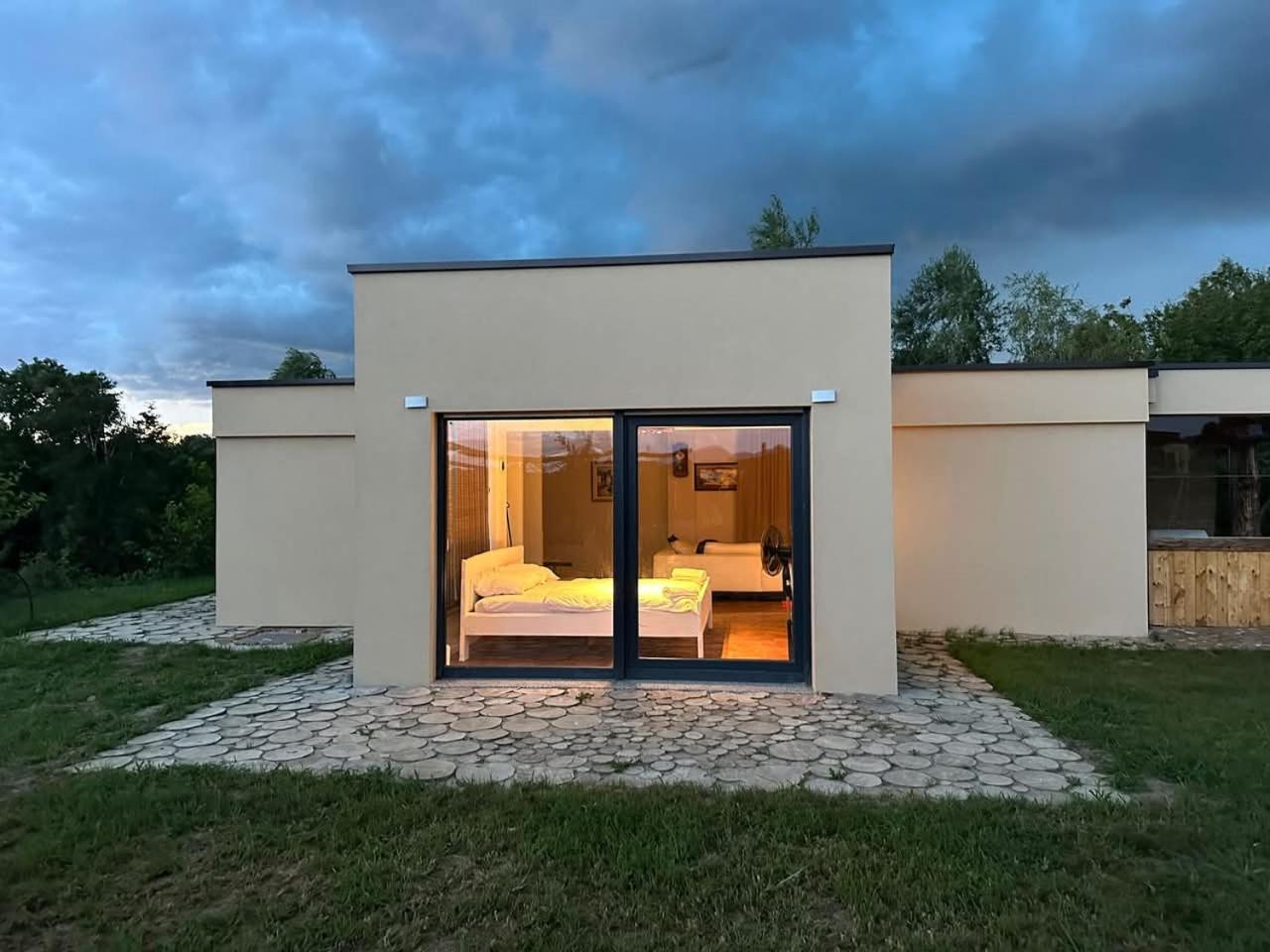 Svetli Raj Pregrada Exterior foto